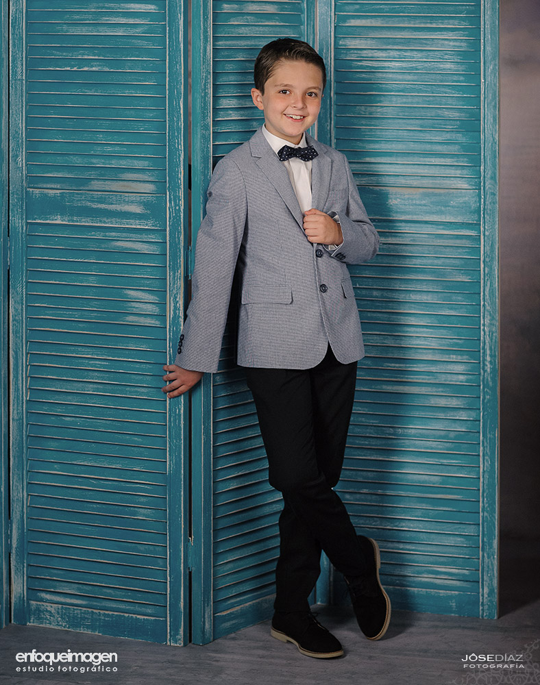 Retrato de niño durante un reportaje de Primera Comunión