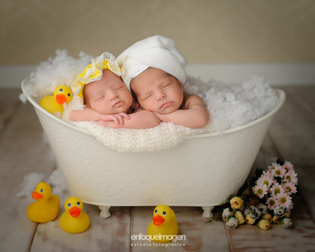 bebés hermanas mellizas en malaga, estudio fotográfico
